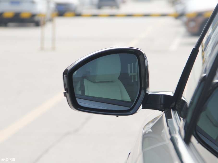 2017} P380 SE R-DYNAMIC