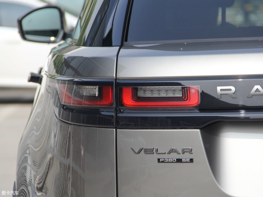 2017} P380 SE R-DYNAMIC