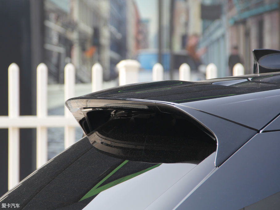 2017} P380 SE R-DYNAMIC