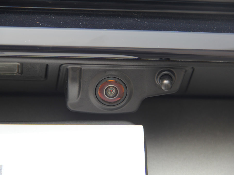 2017} P380 SE R-DYNAMIC