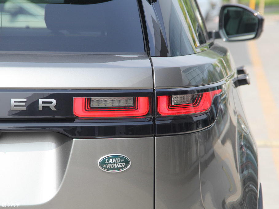 2017} P380 SE R-DYNAMIC