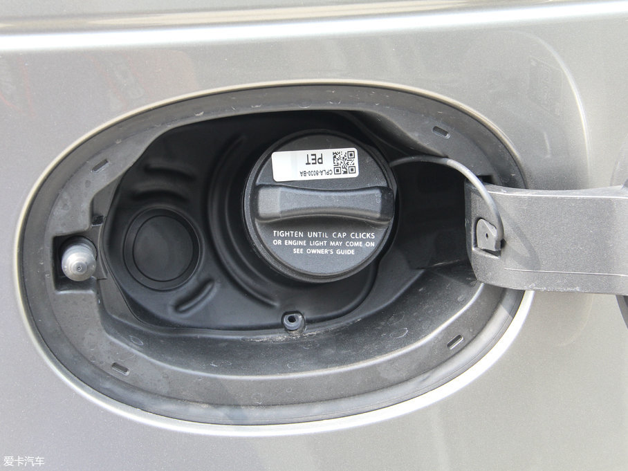 2017} P380 SE R-DYNAMIC