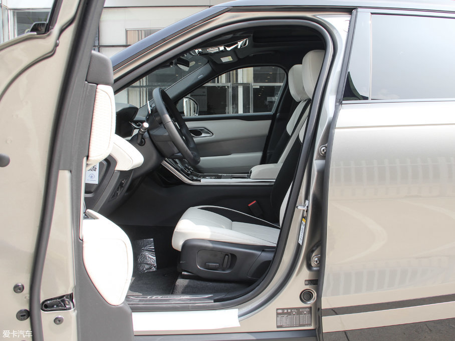 2017} P380 SE R-DYNAMIC