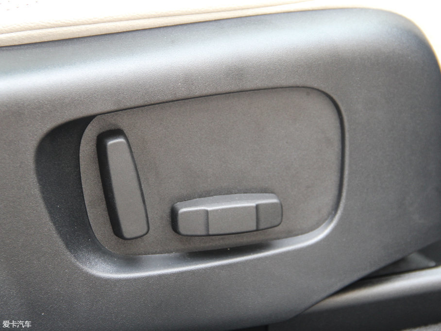 2017} P380 SE R-DYNAMIC