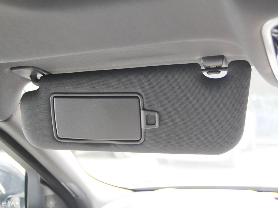 2017} P380 SE R-DYNAMIC