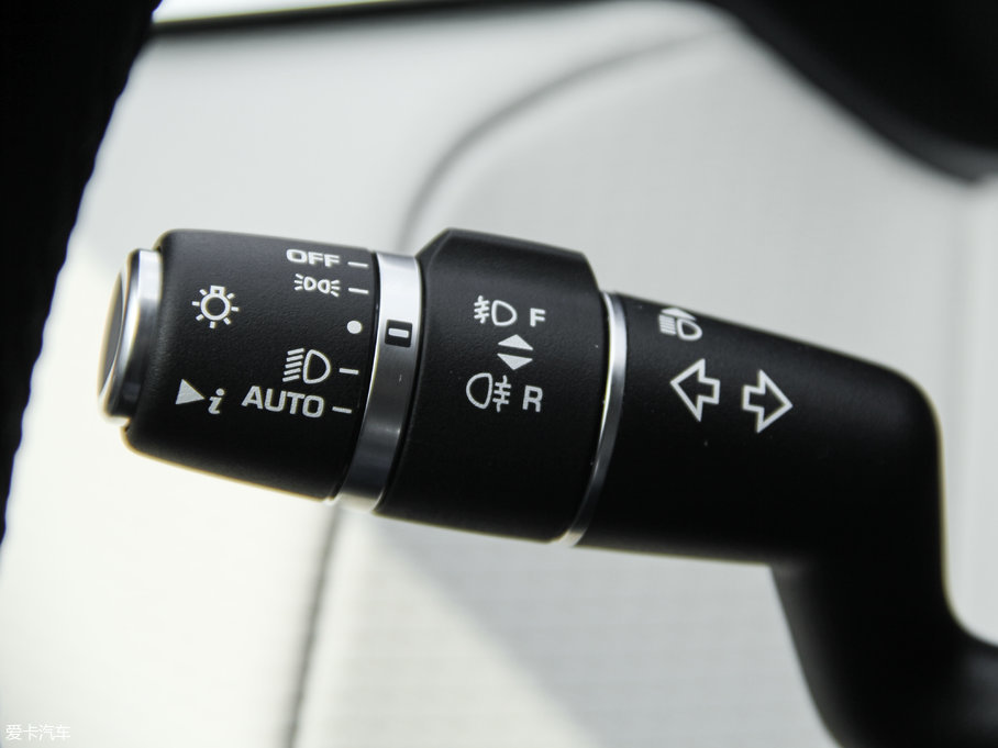 2017} P380 SE R-DYNAMIC