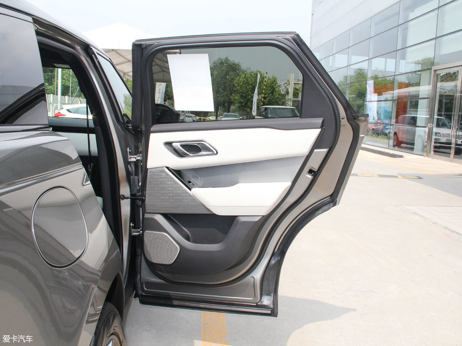 2017} P380 SE R-DYNAMIC