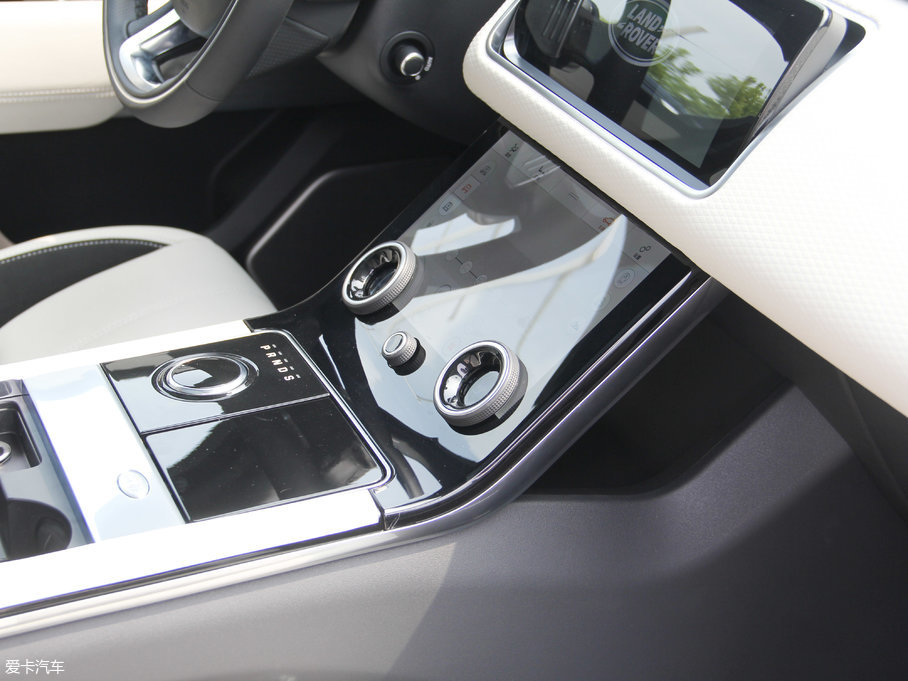 2017} P380 SE R-DYNAMIC