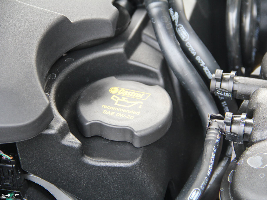 2017} P380 SE R-DYNAMIC