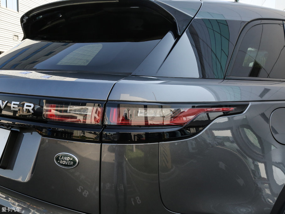 2017������} P380 S