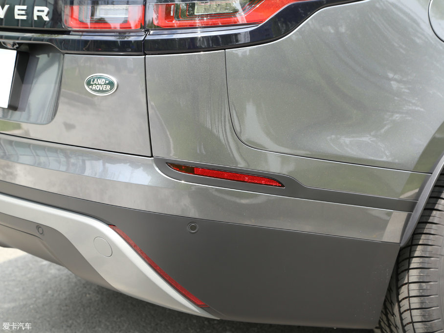 2017������} P380 S