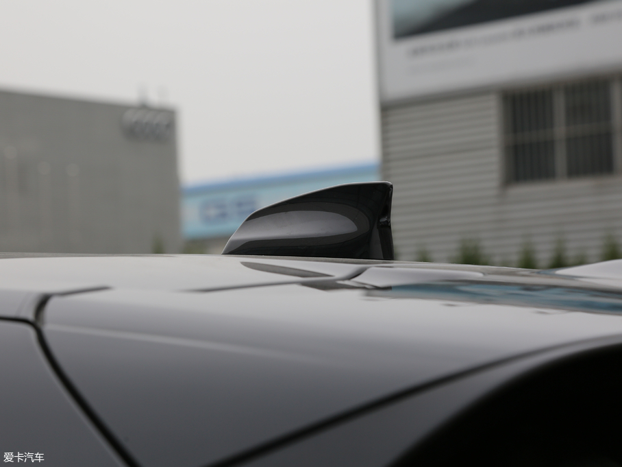 2017} P380 SE R-DYNAMIC