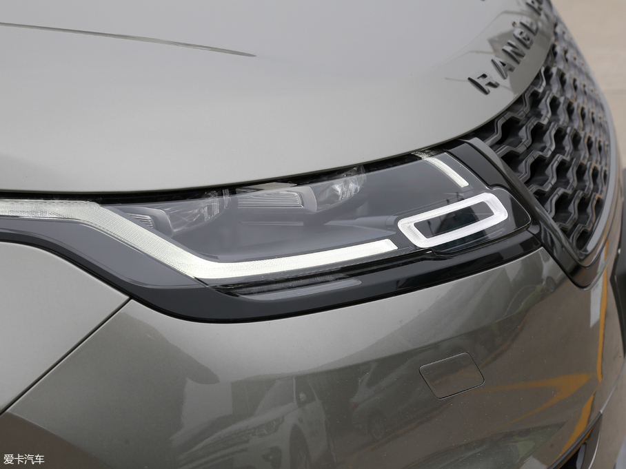 2017} P380 SE R-DYNAMIC