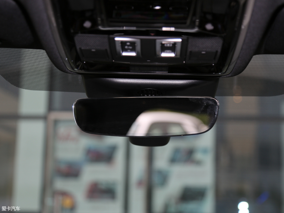 2017} P380 SE R-DYNAMIC