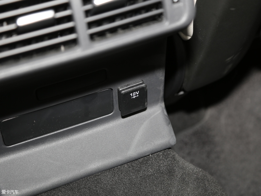 2017} P380 SE R-DYNAMIC