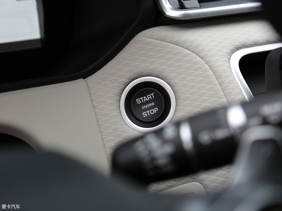 2017} P380 SE R-DYNAMIC