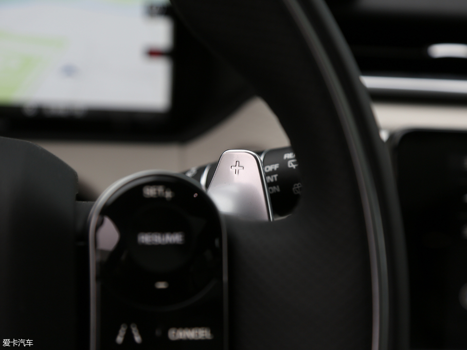 2017} P380 SE R-DYNAMIC