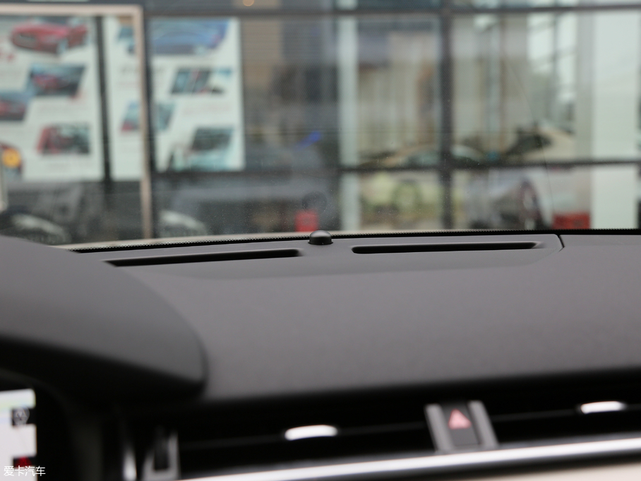 2017} P380 SE R-DYNAMIC