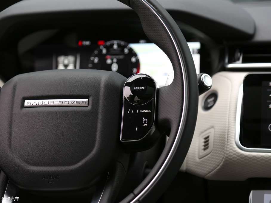 2017} P380 SE R-DYNAMIC