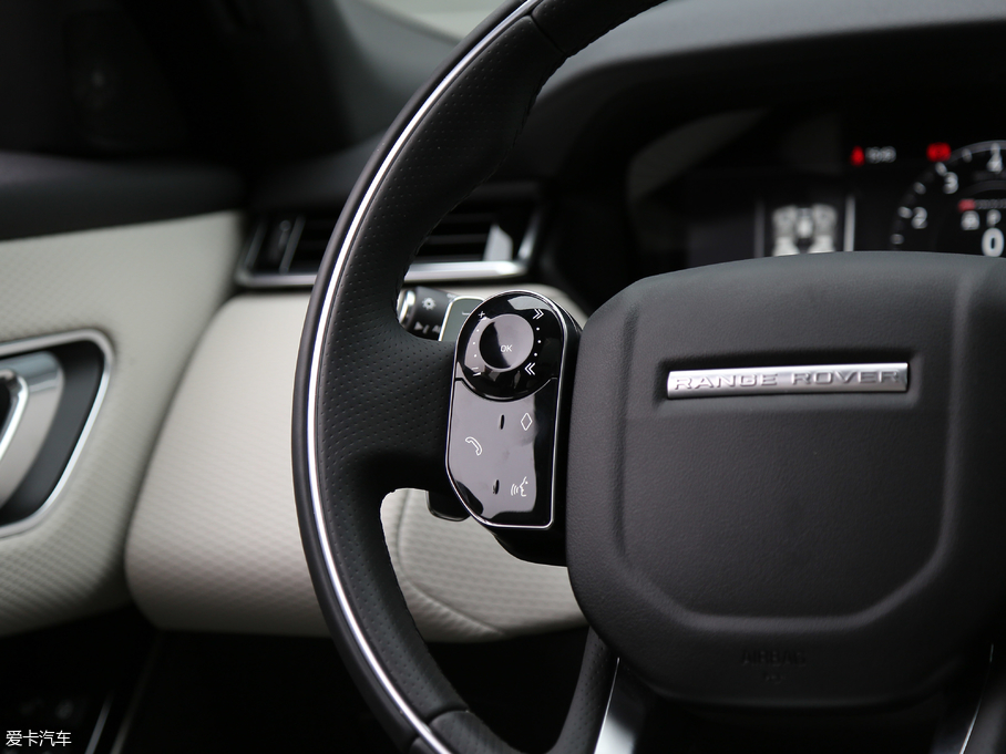 2017} P380 SE R-DYNAMIC