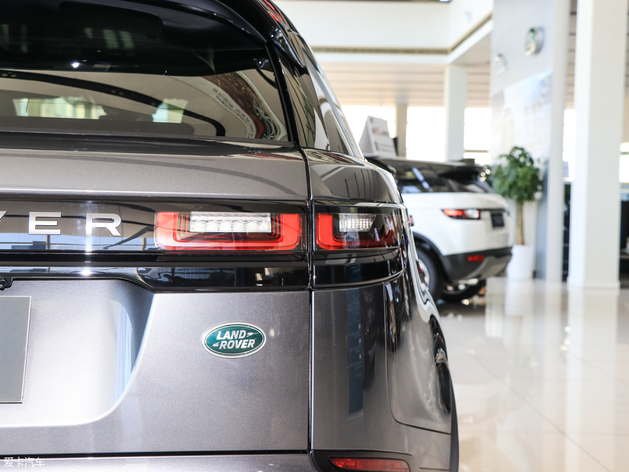 2017} P380 SE R-DYNAMIC