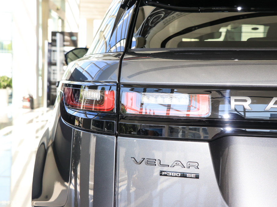 2017} P380 SE R-DYNAMIC