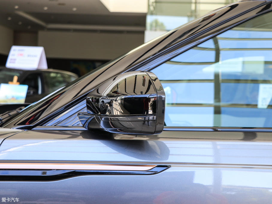 2017} P380 SE R-DYNAMIC