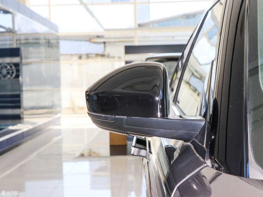 2017} P380 SE R-DYNAMIC