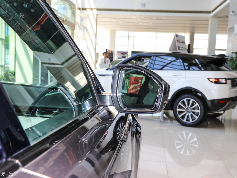 2017} P380 SE R-DYNAMIC