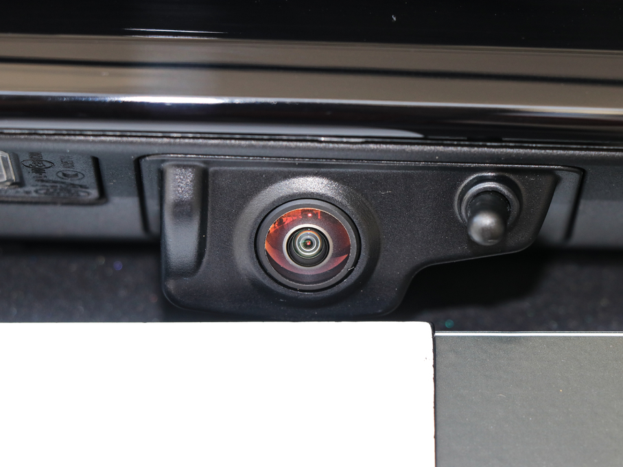 2017} P380 SE R-DYNAMIC