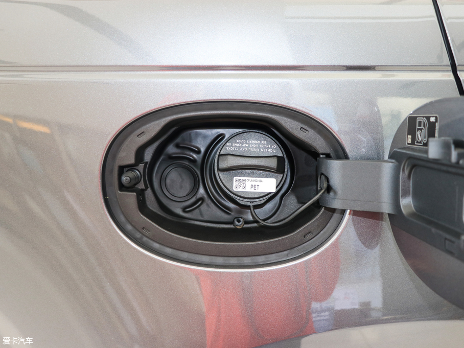 2017} P380 SE R-DYNAMIC