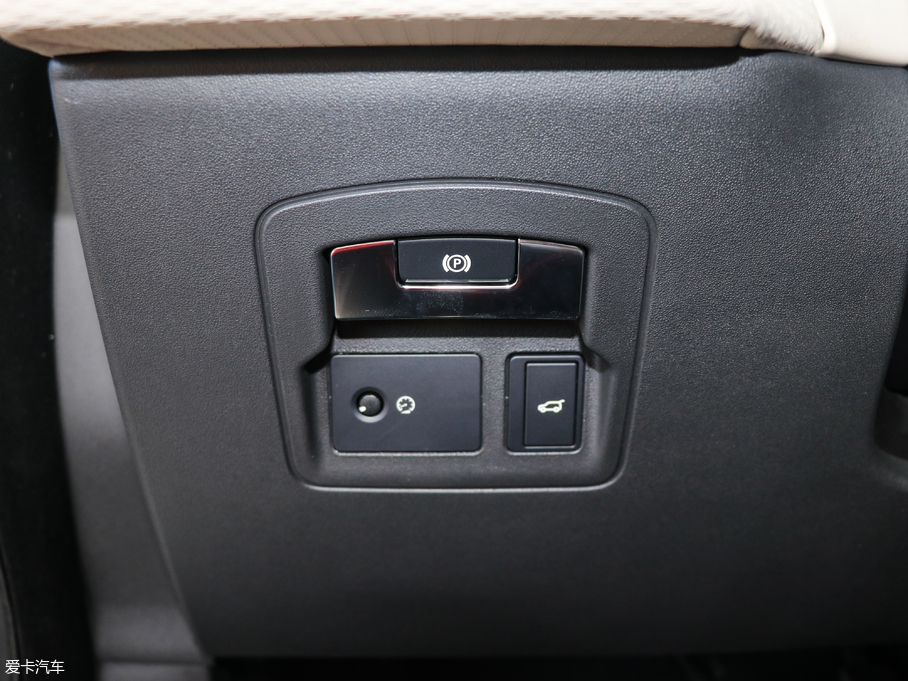 2017} P380 SE R-DYNAMIC