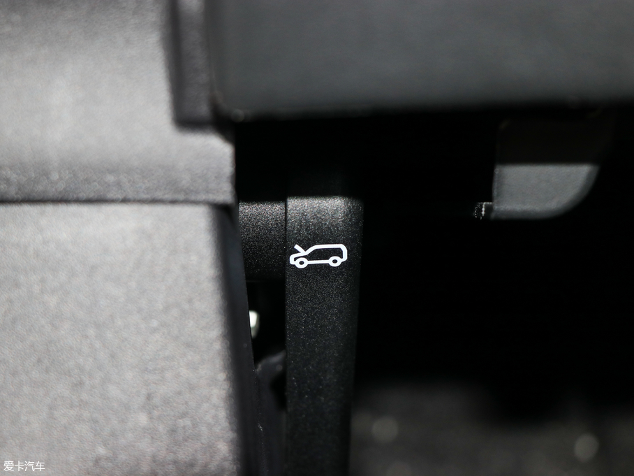 2017} P380 SE R-DYNAMIC