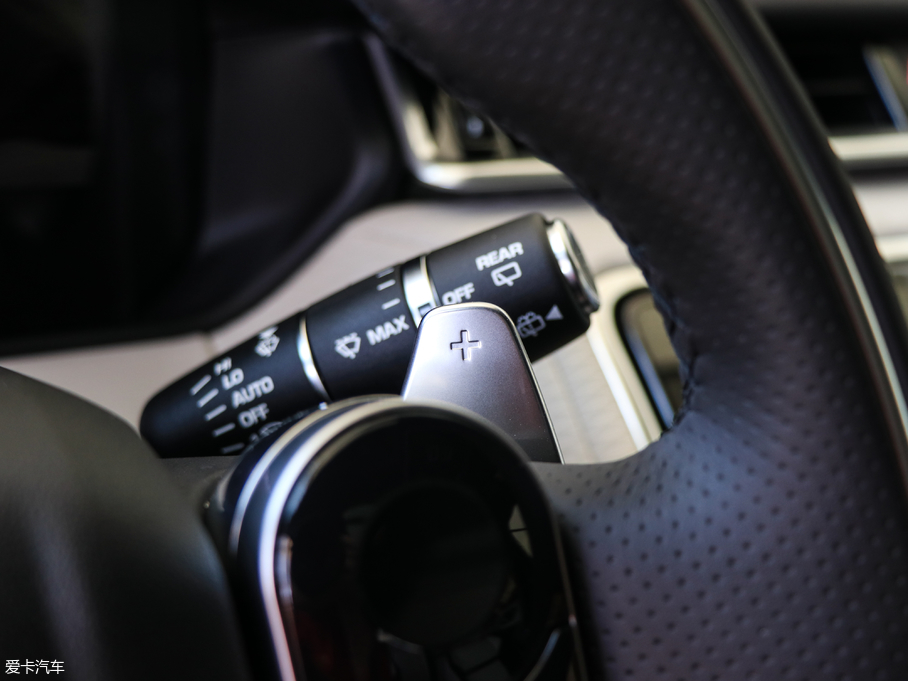 2017} P380 SE R-DYNAMIC