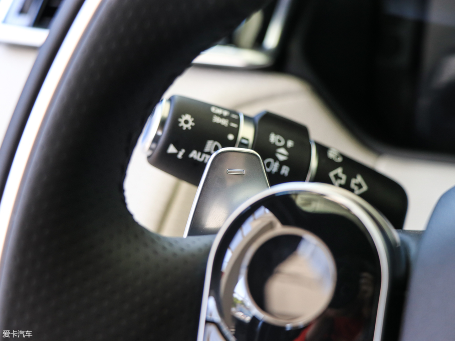 2017} P380 SE R-DYNAMIC