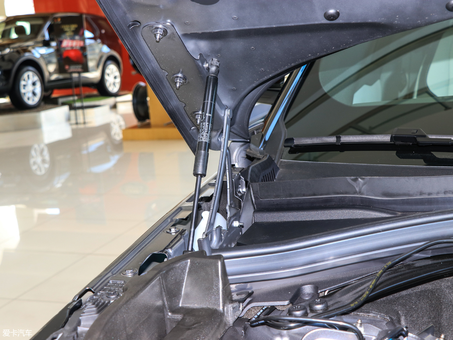 2017} P380 SE R-DYNAMIC