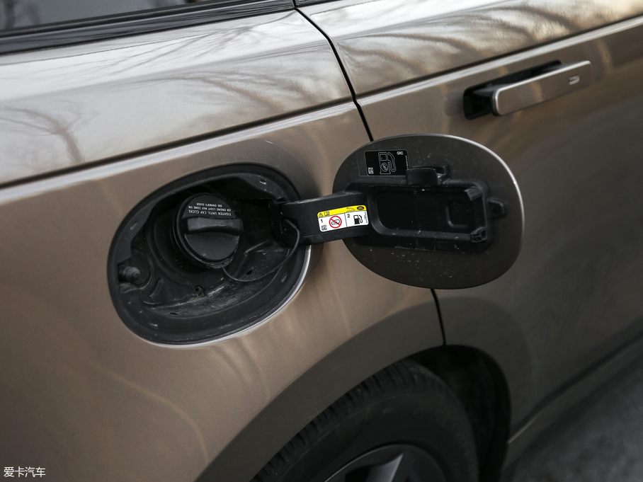 2017} P380 HSE R-DYNAMIC