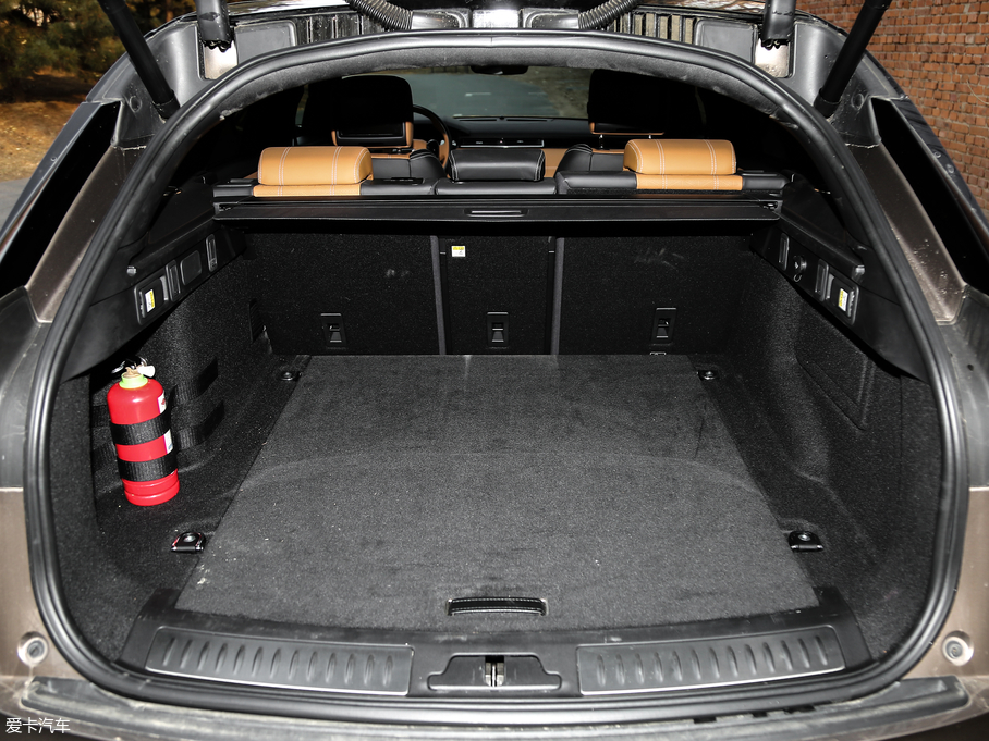 2017} P380 HSE R-DYNAMIC