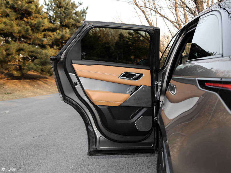 2017} P380 HSE R-DYNAMIC