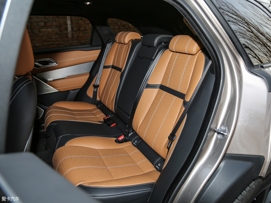 2017} P380 HSE R-DYNAMIC