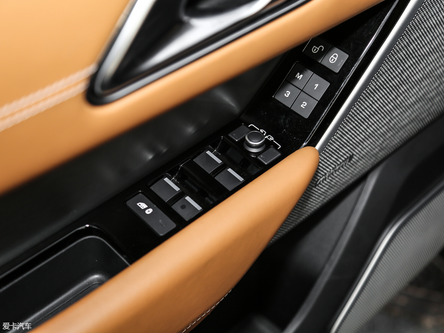 2017} P380 HSE R-DYNAMIC