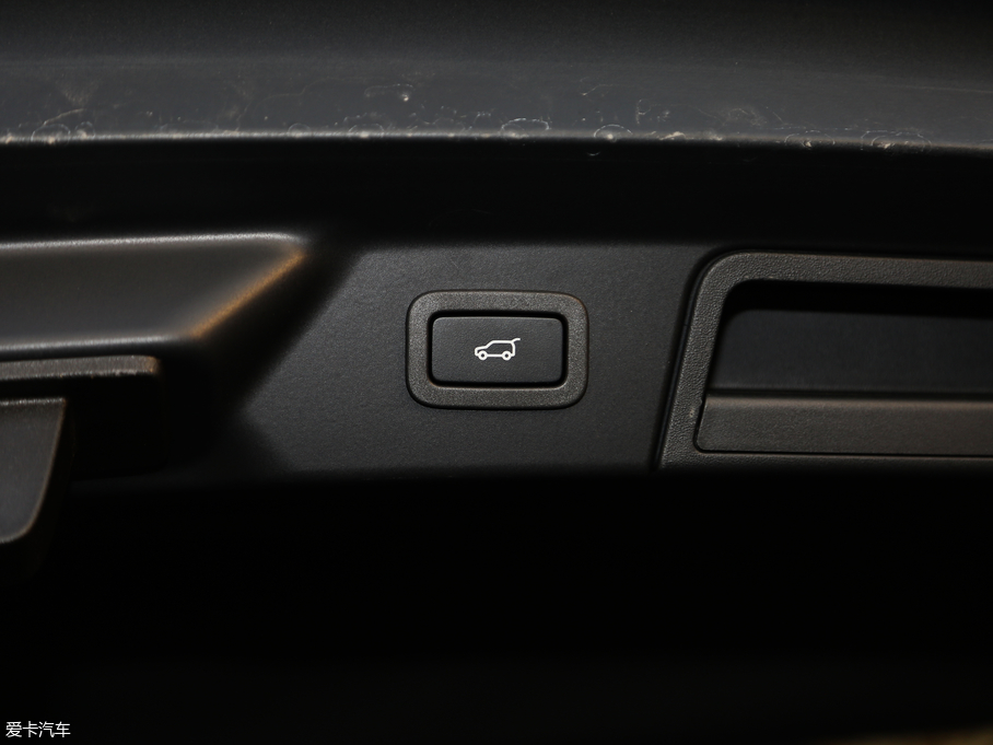 2017} P380 HSE R-DYNAMIC