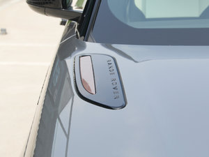 2017P380 SE R-DYNAMIC ^