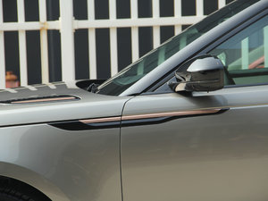 2017P380 SE R-DYNAMIC ^