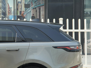 2017P380 SE R-DYNAMIC ^