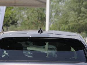 2017P380 SE R-DYNAMIC ^