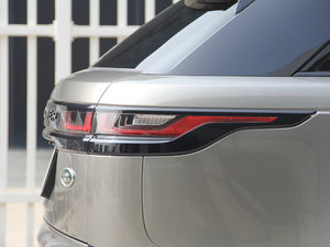 2017P380 SE R-DYNAMIC ^