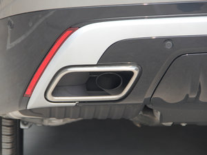 2017P380 SE R-DYNAMIC ^