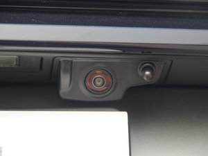 2017P380 SE R-DYNAMIC ^