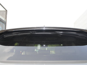 2017P380 SE R-DYNAMIC ^